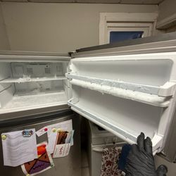 GalaMixx Appliance Repair - Ice buildup? No problem! Call GalaMixx Appliance Repair -- we'll get your fridge running like new!-- we fix all major Home appliances!