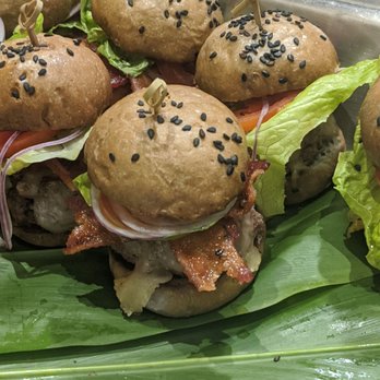 Halekulani Bakery - Bakeries Near Me - Honolulu, Hawaii
