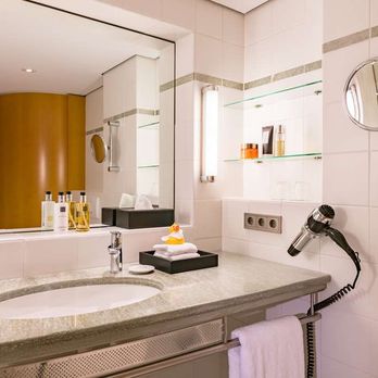 Madison Hotel - Bathroom at The Madison Hamburg - Hotels Near Me - Hamburg, HH