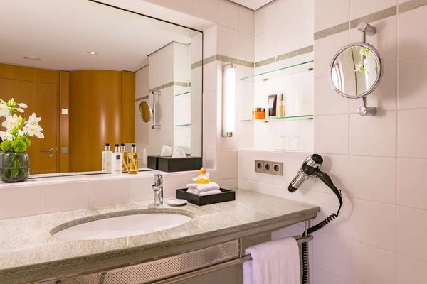 THE MADISON Hotel Hamburg by null