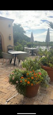 Inn On The Lakes by null