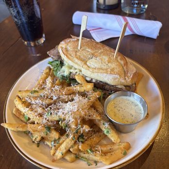 Fork - Steak sandwich with truffle fries and garlic aioli - New American Near Me - Boise, Idaho Fork - Steak sandwich with truffle fries and garlic aioli - New American Near Me - Boise, Idaho