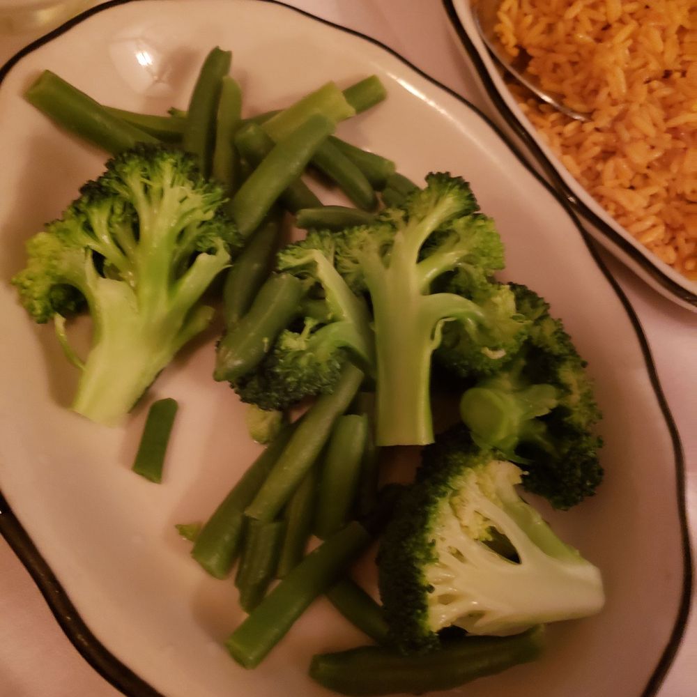Mediterraneo Restaurant - Broccoli & String Beans - Spanish Near Me - Bayonne, New Jersey Mediterraneo Restaurant - Broccoli & String Beans - Spanish Near Me - Bayonne, New Jersey