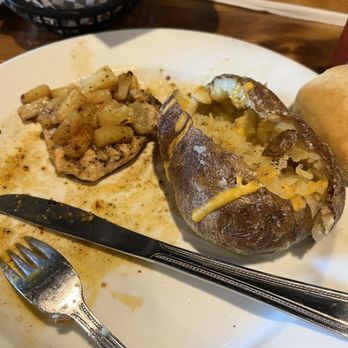 Freight House Restaurant - Island Grilled Chicken - New American Near Me - Hartselle, Alabama