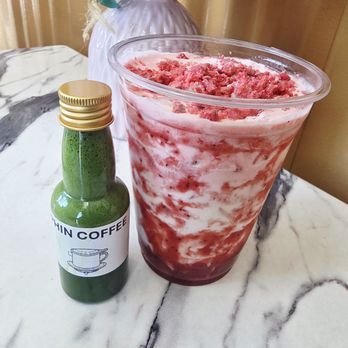 Phin Coffee - Flip double strawberry matcha - Coffee & Tea Near Me - Torrance, California
