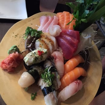 Iron Chef House - Sashimi Deluxe, mackerel nigiri, scallop nigiri, creamy scallop, red snapper - Sushi Bars Near Me - Brooklyn, New York Iron Chef House - Sashimi Deluxe, mackerel nigiri, scallop nigiri, creamy scallop, red snapper - Sushi Bars Near Me - Brooklyn, New York