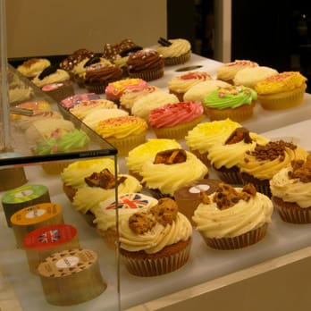 Lola's Cupcakes - Patisserie/Cake Shop Near Me - London, XGL