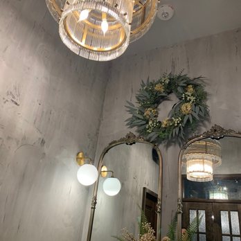 Sisters Thai - Lady's Room - Magnolia's got some pretty restrooms tbh - Thai Near Me - Alexandria, Virginia Sisters Thai - Lady's Room - Magnolia's got some pretty restrooms tbh - Thai Near Me - Alexandria, Virginia