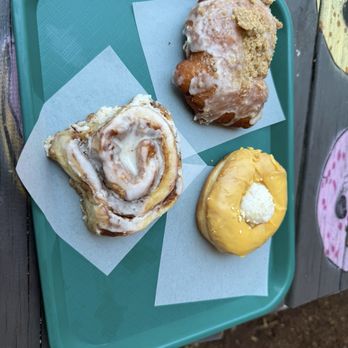 Doe Donuts - peach cobbler fritter and cinnamon roll - Donuts Near Me - Portland, Oregon