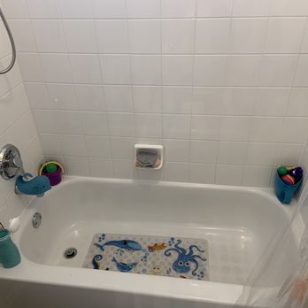 Bee's Professional Housekeeping and Window Service - Home Cleaning Near Me Bee's Professional Housekeeping and Window Service - Home Cleaning Near Me