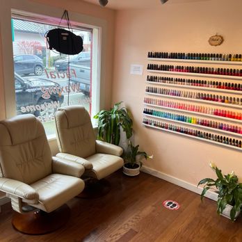 Main St Nails & Spa - Nail Salons Near Me - Edmonds, Washington