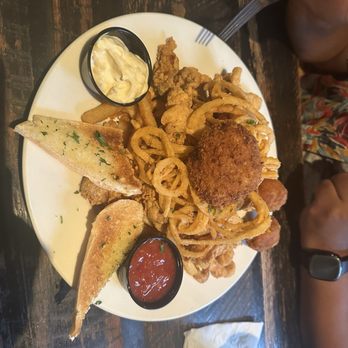 Copeland's - Fried seafood platter - Cajun/Creole Near Me - Jacksonville, Florida