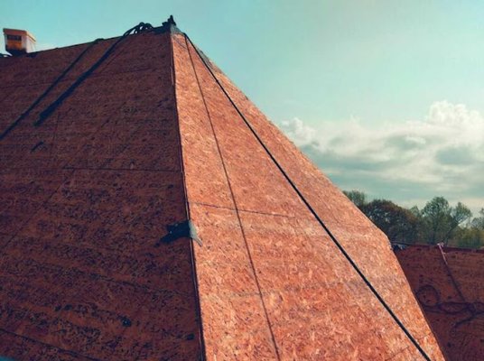 Refined roofing and exteriors Logo