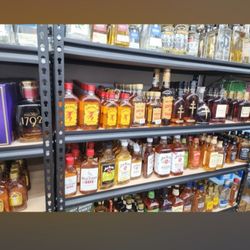 Liquor & Smoke Shop