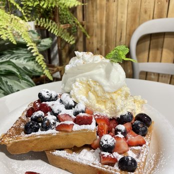 Waffle and Berry - Waffles Near Me - Honolulu, Hawaii