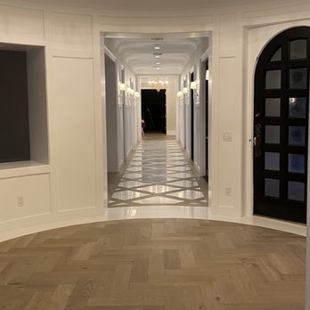 Desert Wood Floors - a circular room with a chandelier - Flooring Near Me - Peoria, Arizona