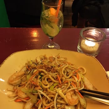 Tung Long - Today's special: udon noodles with veggies, ginger, soy and prawns - Vietnamese Near Me - Berlin, BE