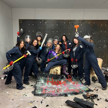 iSmash Katy - Axe Throwing Near Me - Park Row, Texas iSmash Katy - Axe Throwing Near Me - Park Row, Texas