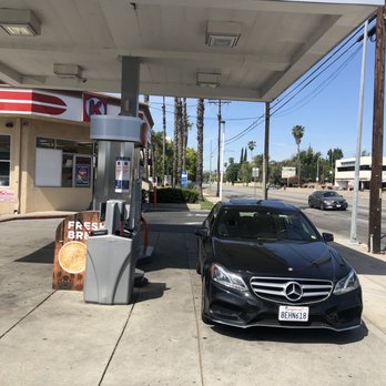76 - Gas Stations Near Me - Reseda, California