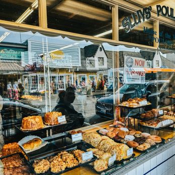 Sluys Poulsbo Bakery - Window view from the line - Bakeries Near Me - Poulsbo, Washington Sluys Poulsbo Bakery - Window view from the line - Bakeries Near Me - Poulsbo, Washington