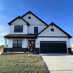 Veterans United Home Loans in Scott Air Force Base - The outside wasn't completely done, but the inside was a home.