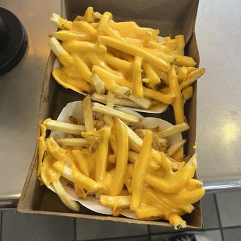 In-N-Out Burger - Free cheese fries - Burgers Near Me - El Segundo, California