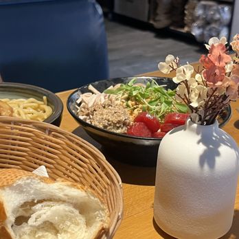 NEP Cafe - Irvine - Side salad and bread - Breakfast & Brunch Near Me - Irvine, California
