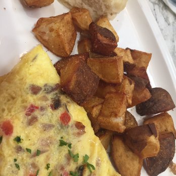 Omelet Bar - Omlet with applewood bacon, onions, tomatoes, and and cheese. Biscuit and house potatoes. Awesome stuff! - Breakfast & Brunch Near Me - Orlando, Florida Omelet Bar - Omlet with applewood bacon, onions, tomatoes, and and cheese. Biscuit and house potatoes. Awesome stuff! - Breakfast & Brunch Near Me - Orlando, Florida