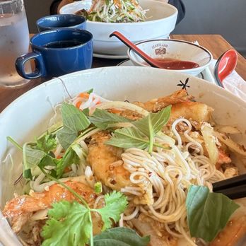 Little Minh's - Vietnamese Near Me - Burnaby, British Columbia