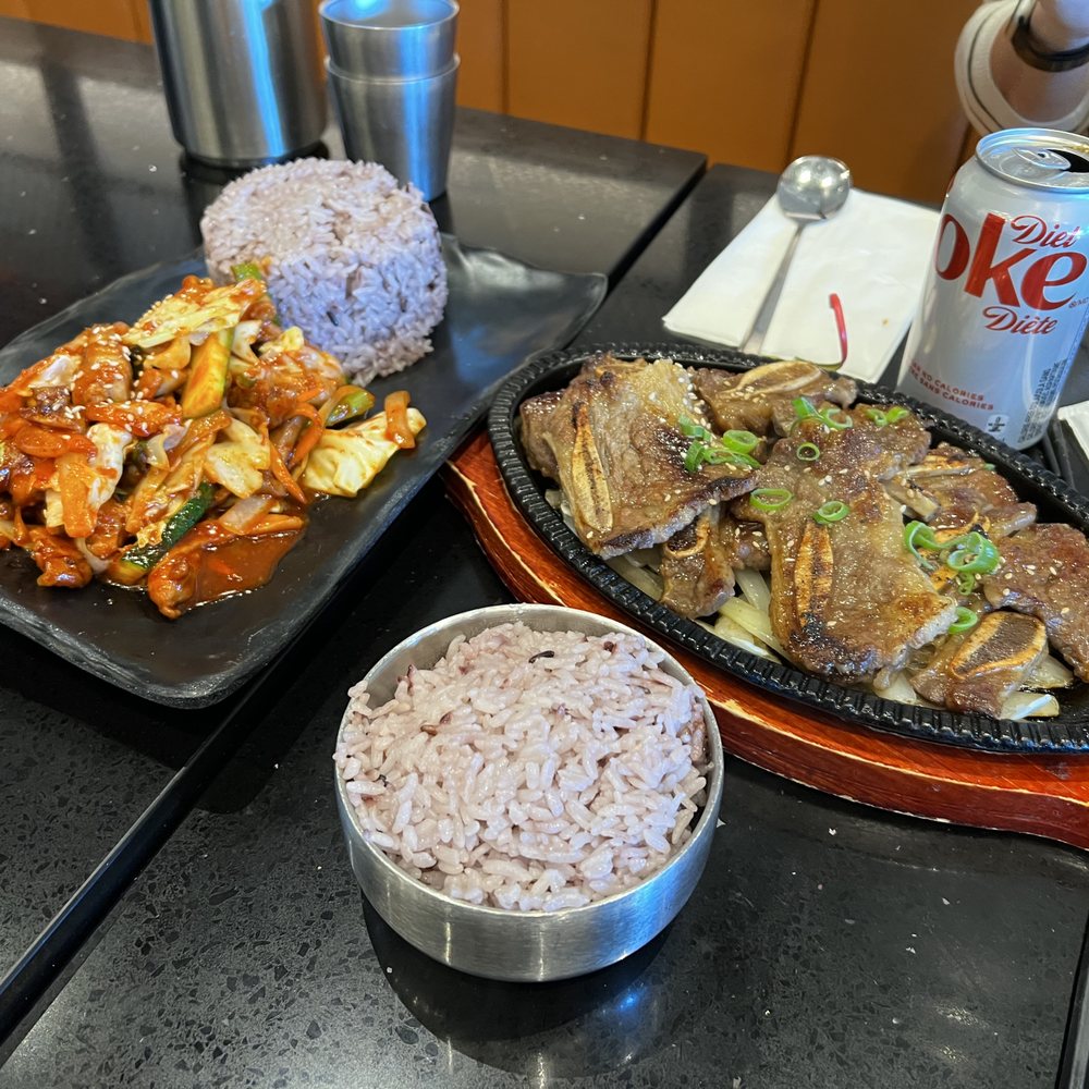 Mom's Kitchen - Korean Near Me - Oshawa, Ontario Mom's Kitchen - Korean Near Me - Oshawa, Ontario
