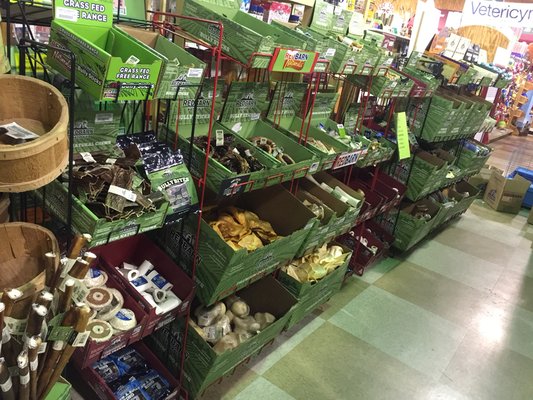 laura's pet and horse supply