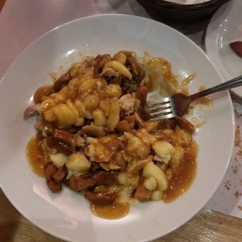 Mile End - A pretty decent Portugese poutine (poutine with chicken and chorizo) - Portuguese Near Me - Montreal, Quebec Mile End - A pretty decent Portugese poutine (poutine with chicken and chorizo) - Portuguese Near Me - Montreal, Quebec