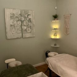 Massage Maui Style  - Are you ready for a relaxing and healing couple massage ? Join us at our location in kihei .