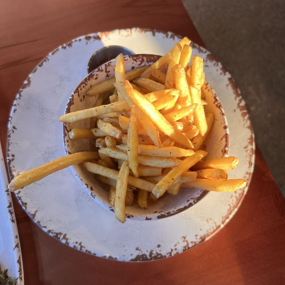 Sirens - Side of fries - Sports Bars Near Me - Seminole, Florida