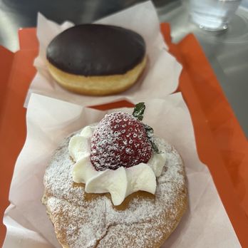 Cafe Upper - Strawberry donut and Boston crème donut - Cafes Near Me - Los Angeles, California Cafe Upper - Strawberry donut and Boston crème donut - Cafes Near Me - Los Angeles, California