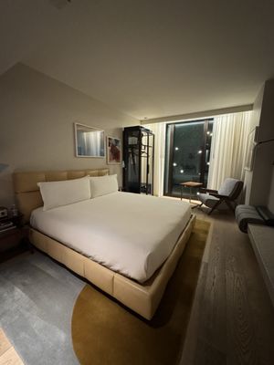 Thompson Hollywood, by Hyatt by null