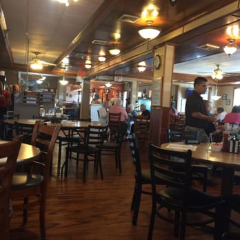 Chuckwagon - Dining area. - Breakfast & Brunch Near Me - Vandalia, Illinois