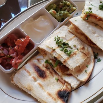Zona Tribeca - Pineapple chicken quesadillas - Tacos Near Me - New York, New York Zona Tribeca - Pineapple chicken quesadillas - Tacos Near Me - New York, New York