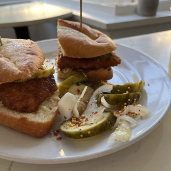 Summer Kitchen +bakeshop - Chicken sandwich - New American Near Me - Berkeley, California