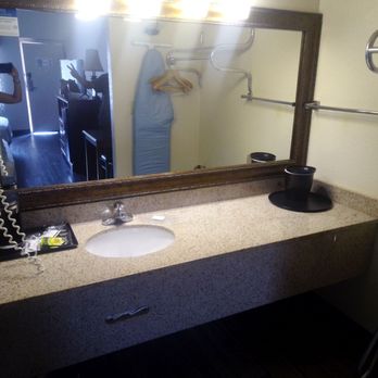 Quality Inn - Sink area - Hotels Near Me - Benson, Arizona