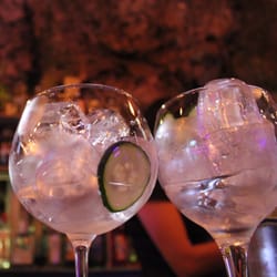 Grotte del Huécar - En cuantas cuevas puedes tomar un buen gintonic?