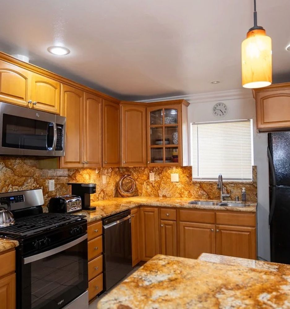 PETERS FAMILY HOME Updated October 2024 16 Photos 427 E Javelin St, Carson, California