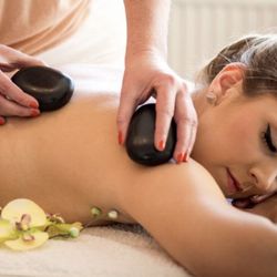 Q&J spa - Hot stone therapy