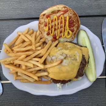 The Edison Automat - Mac Cadillac beef burger - Cafes Near Me - Edison, New Jersey The Edison Automat - Mac Cadillac beef burger - Cafes Near Me - Edison, New Jersey