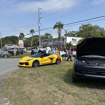 Roscoes on 19 - Car shows - Burgers Near Me - Hudson, Florida