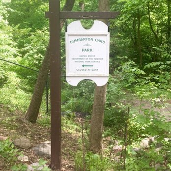 Dumbarton Oak Park - Trail entrance - Hiking Near Me - Washington, DC, District of Columbia