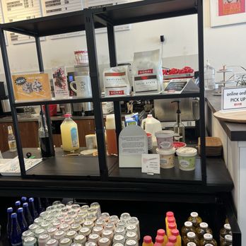 SIGNAL Coffee Roasters - Inside - Coffee & Tea Near Me - Berkeley, California