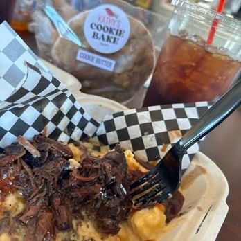 Destination Smokehouse & Eatery - Brisket Mac and cheese, Kathy's cookie butter cookie, and root beer. - Sandwiches Near Me - Hemet, California Destination Smokehouse & Eatery - Brisket Mac and cheese, Kathy's cookie butter cookie, and root beer. - Sandwiches Near Me - Hemet, California