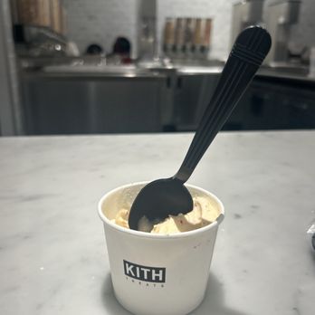 Kith Treats - Fruity pebbles mix up - Ice Cream & Frozen Yogurt Near Me - Miami, Florida