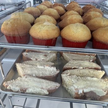 The Pancake Spot - Muffin and sweet butter roll - Food Trucks Near Me - Wilmington, California The Pancake Spot - Muffin and sweet butter roll - Food Trucks Near Me - Wilmington, California